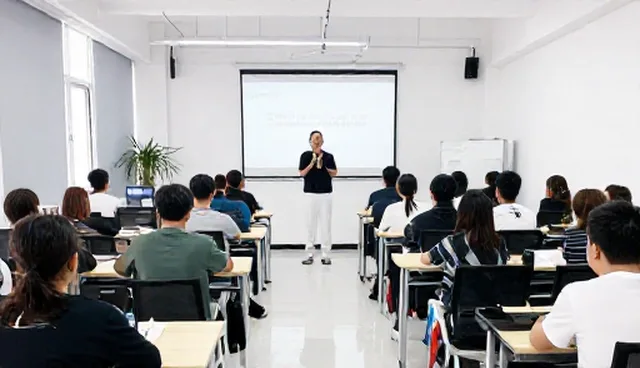 学习资料设计中课程由浅入深的实践应用